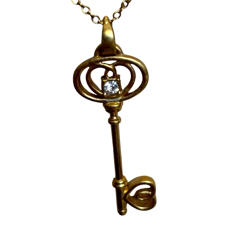 Vintage Gold Key Necklace with Sparkling Rhinestone Stone